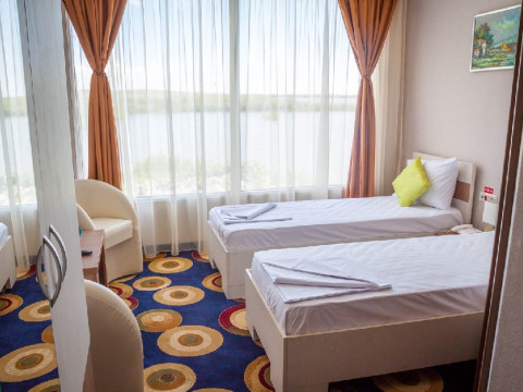 Bella Marina - Hotel plutitor