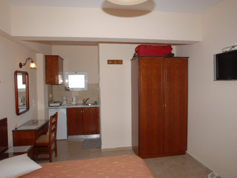 Erifilly APTS Studios (Molivos)