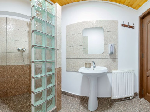 . Hotel Craiul Crailor