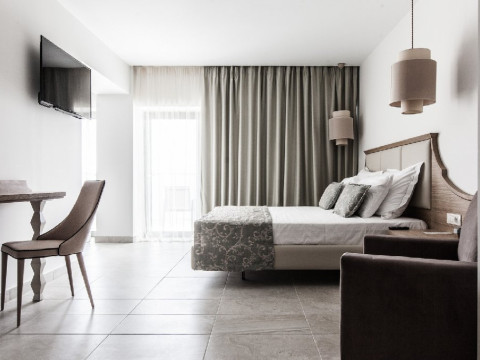 Cronwell Resort Sermilia