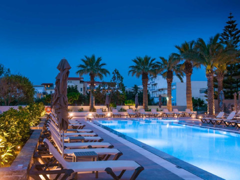 Petousis Hotel and Suites