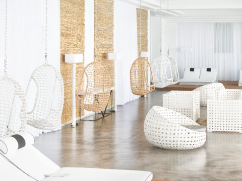 Mr and Mrs White Crete Boutique Lounge (K)