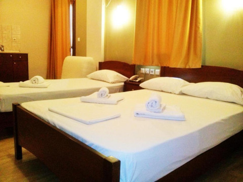 Hotel Manolas