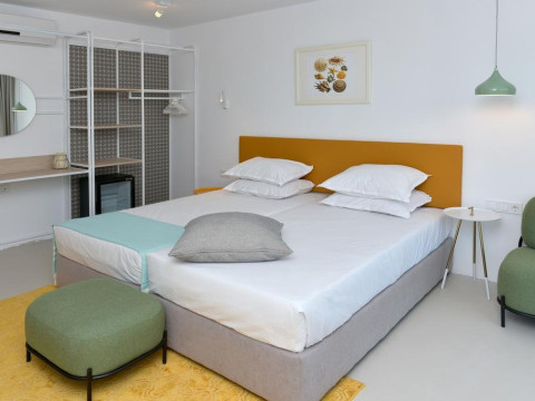 IBIS STYLES ROOMER HOTEL