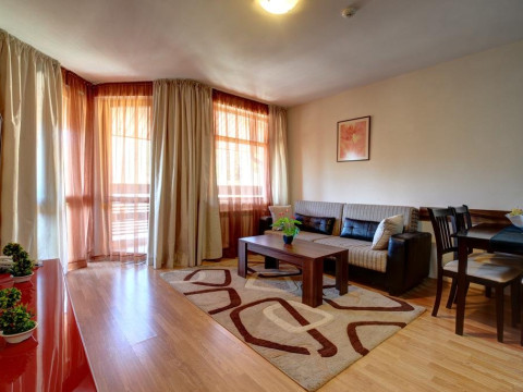 REDENKA HOLIDAY CLUB