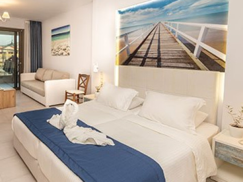 Robolla Beach Aparthotel (Corfu)