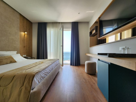 Gold Hotel (Vlore)