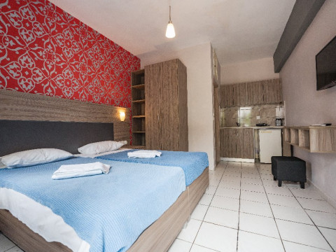 Parthenon Studio Apartments, Anaxos
