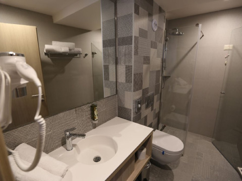HOTEL BARIL
