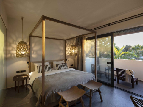 Aulus Lindos Rhodes, Curio Collection By Hilton