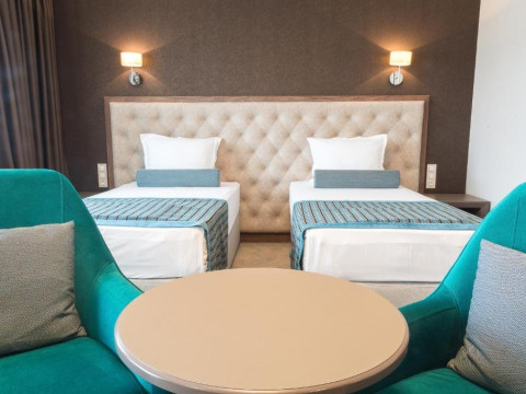 Rosslyn Dimyat Hotel 