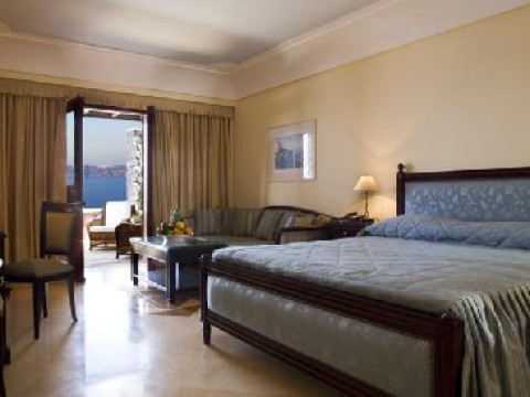 MAISON DES LYS LUXURY SUITES