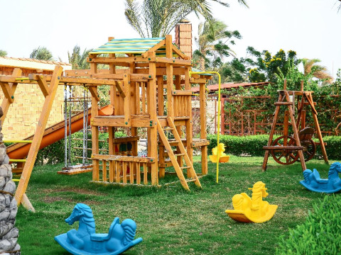 AMC ROYAL HOTEL (Recomandat 4*)