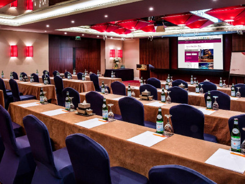 Crowne Plaza Dubai - Deira