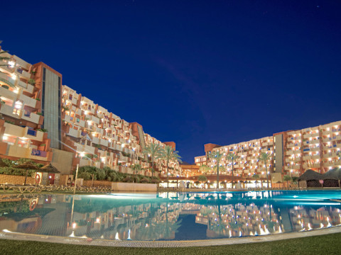 HOLIDAY WORLD VILLAGE HOTEL