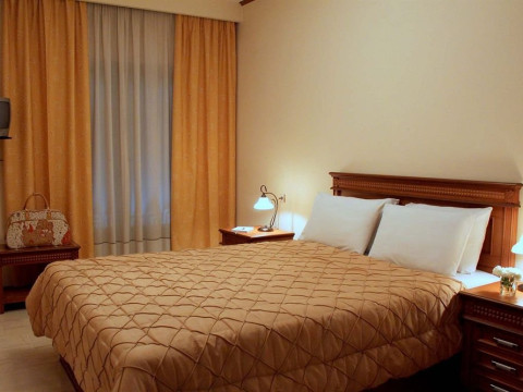 Famissi Hotel