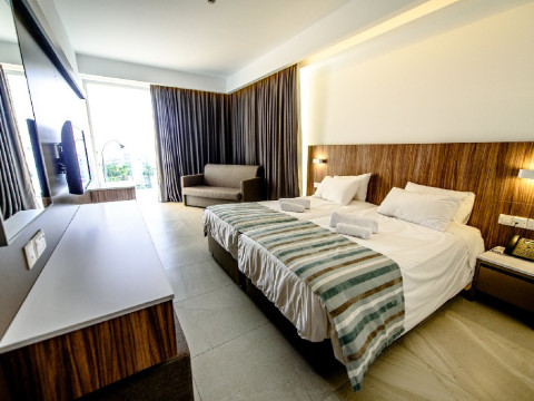 Eleana Hotel 