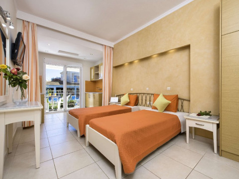 Kavos Plaza Hotel (Corfu)