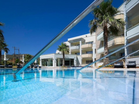 Molos Bay (K)