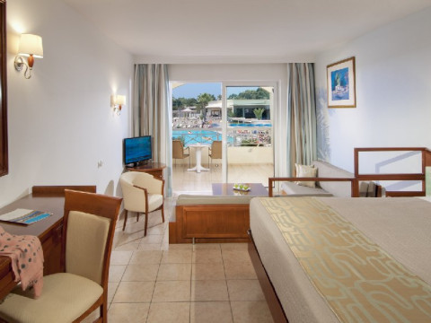 Kipriotis Maris Suites