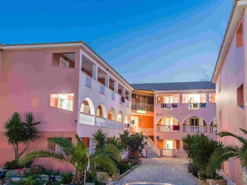 Savvas Hotel 2*  (Laganas)