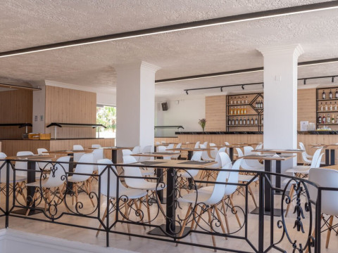 Azure Mare Hotel