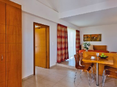 Bella Pais - recomandat 3*
