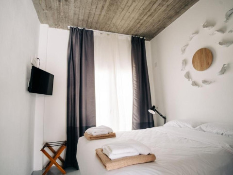 Mesanto Luxury Suites (Megalochori Santorini)