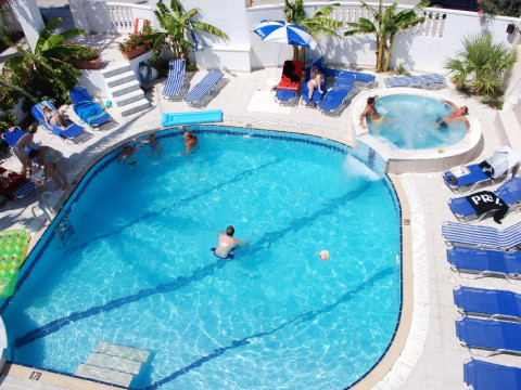 White Palace Studios (Faliraki) - clasificare 3 chei