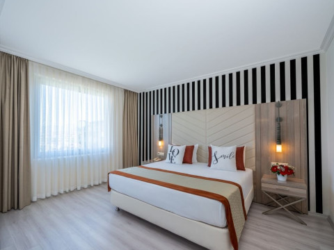 SELECTUM FAMILY RESORT SIDE (EX.SILENCE BEACH RESORT HOTEL)