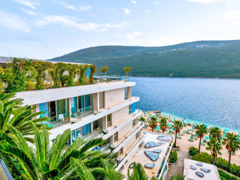 Carine Hotel Kumbor (R)