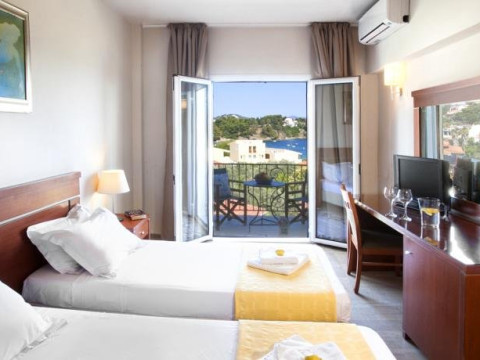 Tomato Beach (Skiathos Town)
