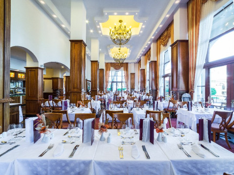 Royal Palace Helena Sands
