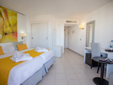 Servatur Waikiki 4*