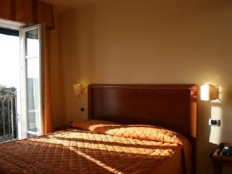VILLA OMBROSA (Turism Seniori)