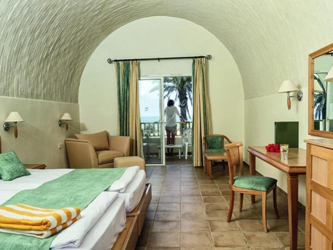 CALIMERA DELFINO BEACH RESORT