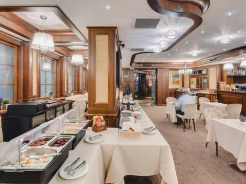 Hotel Meridian