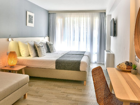 IHOTEL