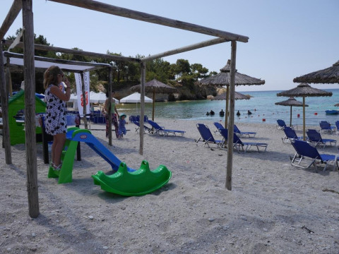 Kapahi Beach Hotel ( Pefkari) 