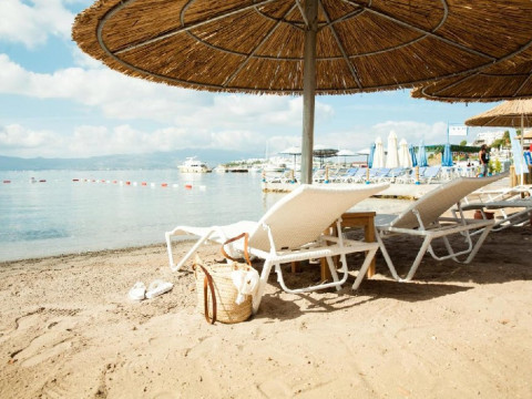 BELLAZURE HOTEL