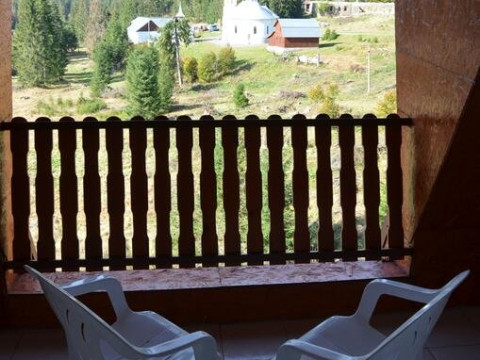 Hotel Iadolina / Vila Izvorul minunilor / Vila Liliacul