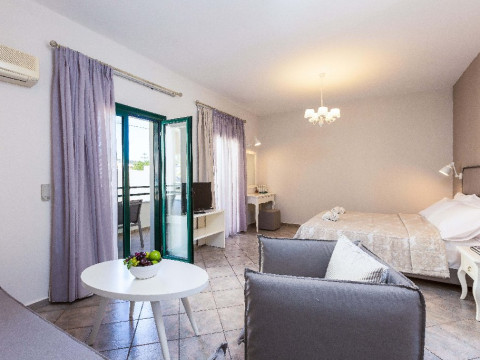 Manos Palace (K)