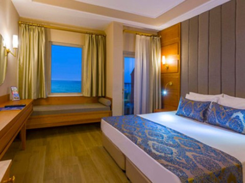 ROYAL ATLANTIS BEACH