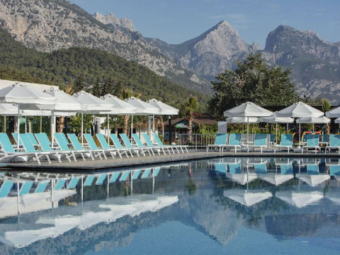 DOSINIA LUXURY RESORT HOTEL