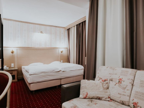 Hotel Lacu Rosu