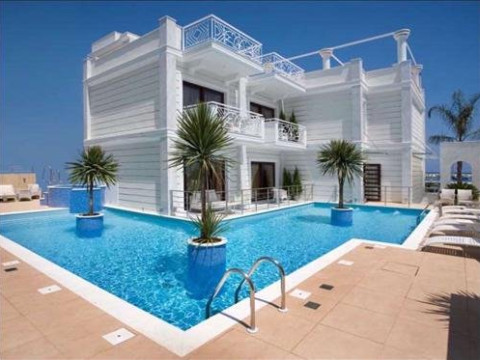 Royal Palace Resort & Spa