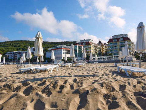 Amore Beach