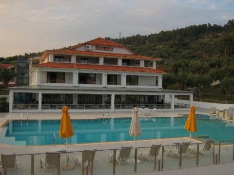 Lagomandra Beach& Suites