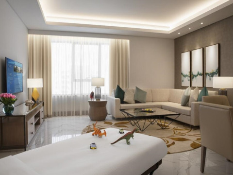 Al Jaddaf Rotana Suite Hotel