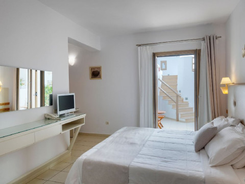 Lithos by Spyros and Flora (K)